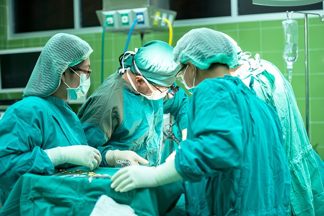 Pracownik medyczny z Azji Promoman
